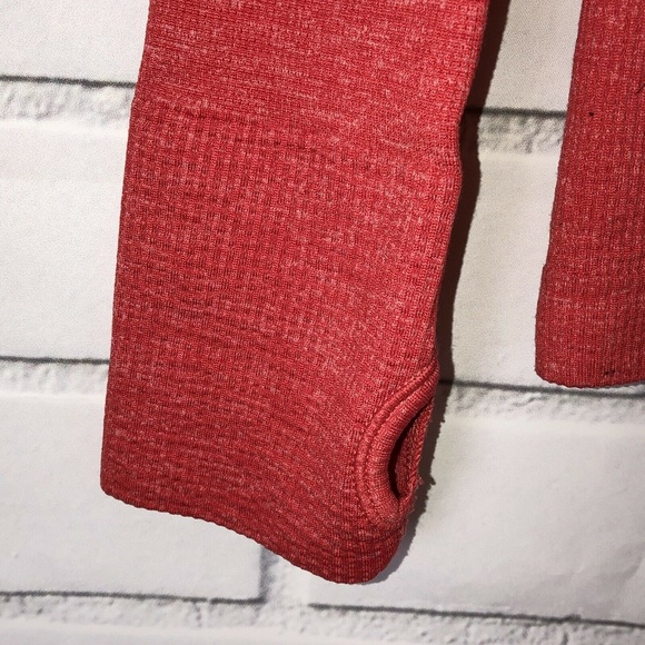 Athleta Embodiment Top Shirt Thumbholes Fire Red S - Picture 4 of 6